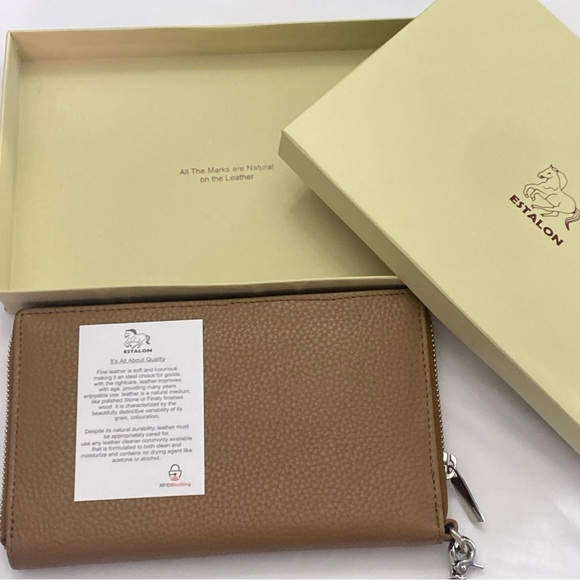 Estalon Womens Zip around Leather RFID Protection Wristlet Wallet Camel - Picture 5 of 9